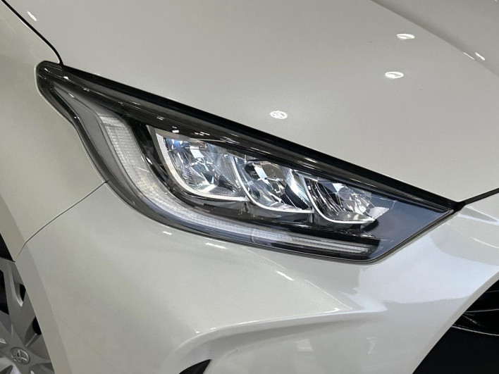 2020 Toyota Yaris 6AA-MXPH10 (UW-69f067588d21a)[16]