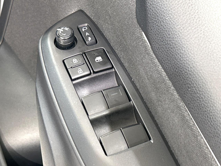 2020 Toyota Yaris 6AA-MXPH10 (UW-69f067588d21a)[23]