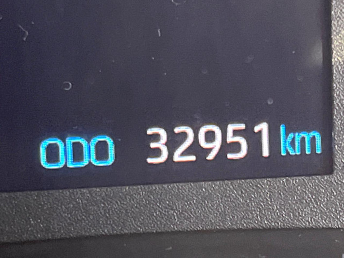 2021 Toyota Yaris 6AA-MXPH10 (UW-69f06758d91bd)[2]