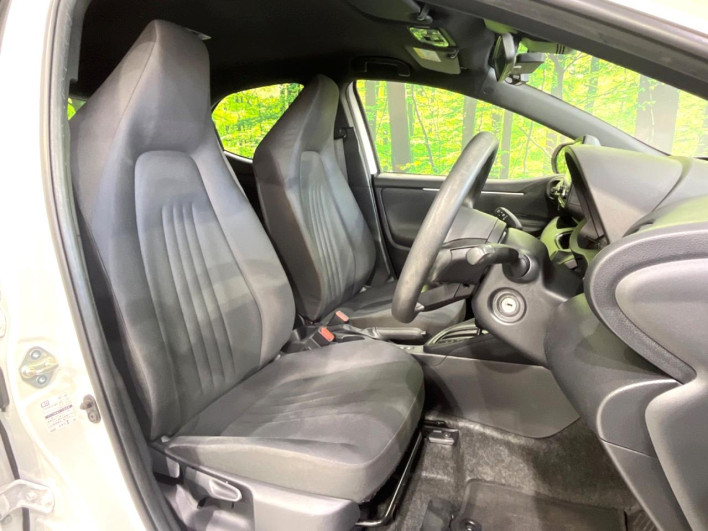 2021 Toyota Yaris 6AA-MXPH10 (UW-69f06758d91bd)[9]