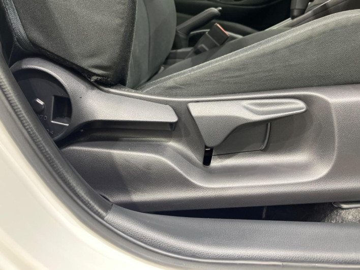 2023 Toyota Yaris 6AA-MXPH10 (UW-69f06759912da)[29]