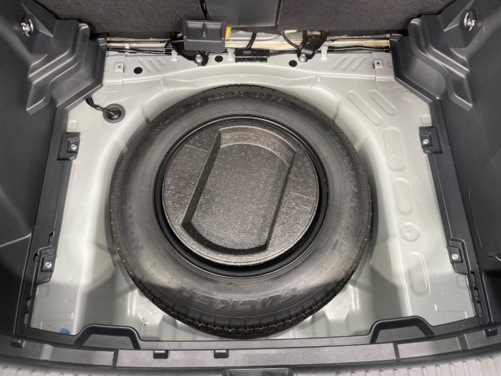 2021 Toyota Yaris Cross 6AA-MXPJ10 (UW-69f0675ad706c)[26]