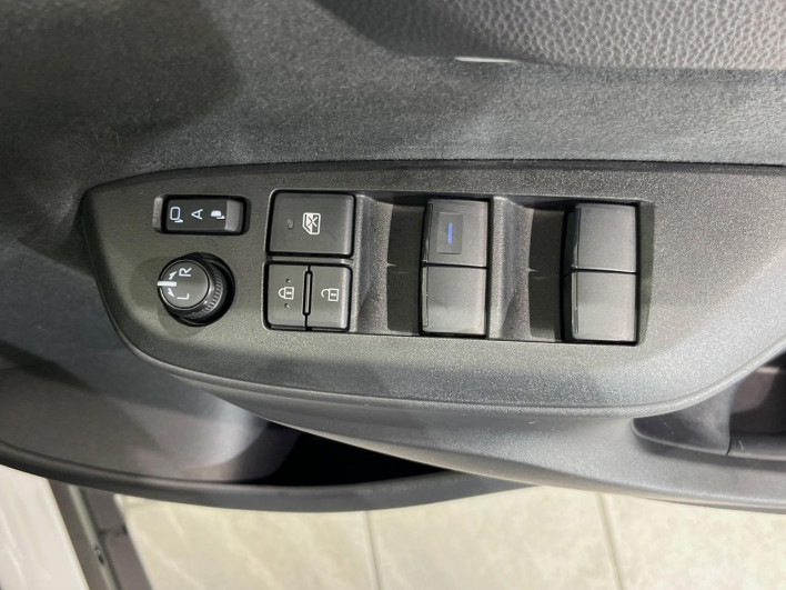 2023 Toyota Yaris Cross 6AA-MXPJ10 (UW-69f0675bbae82)[21]