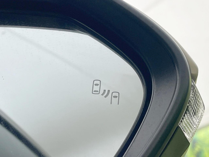 2025 Toyota Yaris Cross 6AA-MXPJ10 (UW-69f0675cca233)[12]