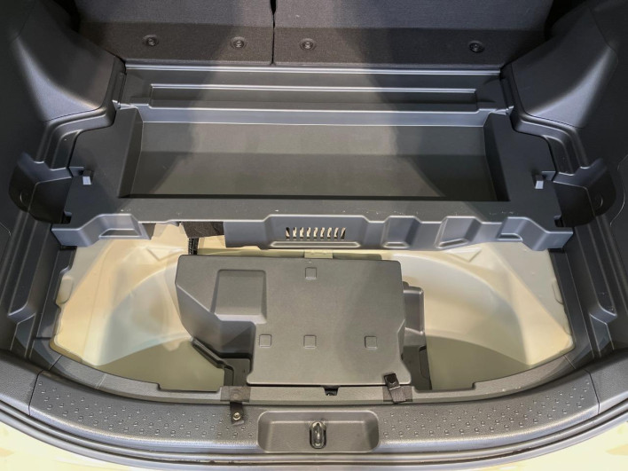 2023 Toyota Sienta 6AA-MXPL10G (UW-69f0675f655c0)[27]