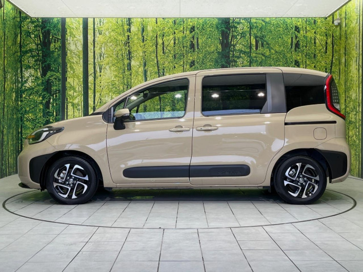 2023 Toyota Sienta 6AA-MXPL10G (UW-69f0675f655c0)[12]