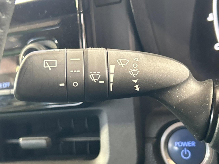 2023 Toyota Sienta 6AA-MXPL10G (UW-69f0675f6b15b)[9]