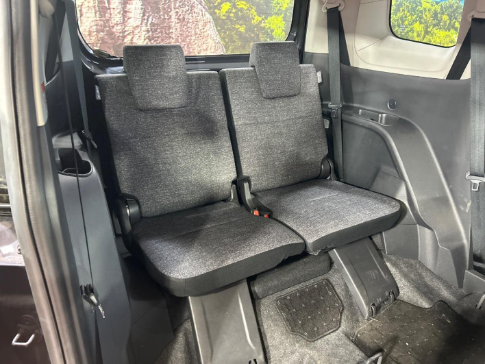 2023 Toyota Sienta 6AA-MXPL10G (UW-69f0675f6b15b)[24]