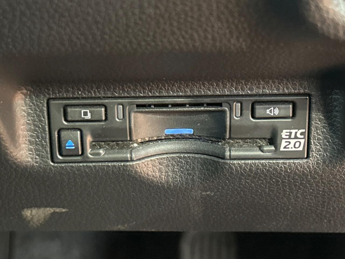 2023 Toyota Sienta 6AA-MXPL10G (UW-69f0675f6b15b)[7]