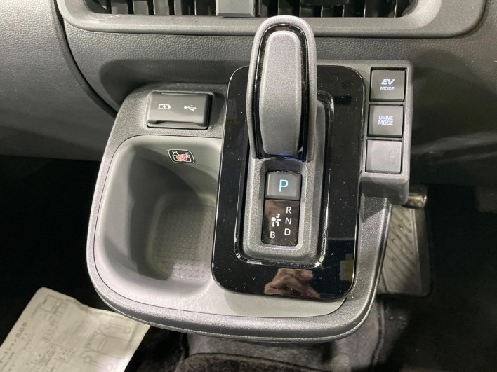 2023 Toyota Sienta 6AA-MXPL10G (UW-69f0675fdff31)[6]