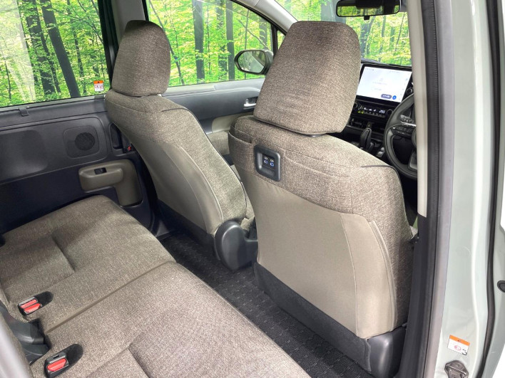 2024 Toyota Sienta 6AA-MXPL10G (UW-69f0676155a6f)[28]