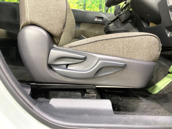 2024 Toyota Sienta 6AA-MXPL10G (UW-69f0676155a6f)[24]