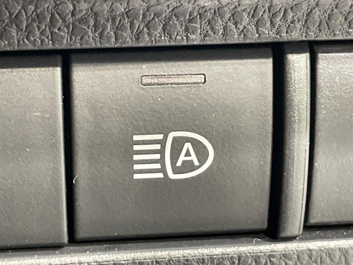 2020 Toyota Harrier 6BA-MXUA80 (UW-69f06762250f4)[26]