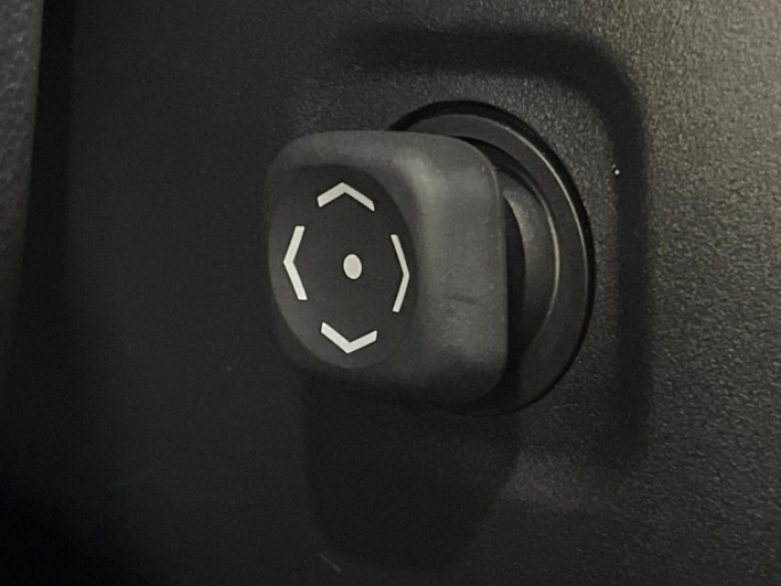 2021 Toyota Harrier 6BA-MXUA80 (UW-69f067638e9e4)[14]