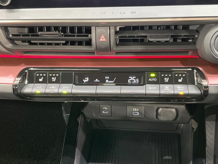 2023 Toyota Prius 6AA-MXWH60 (UW-69f06765c7248)[24]