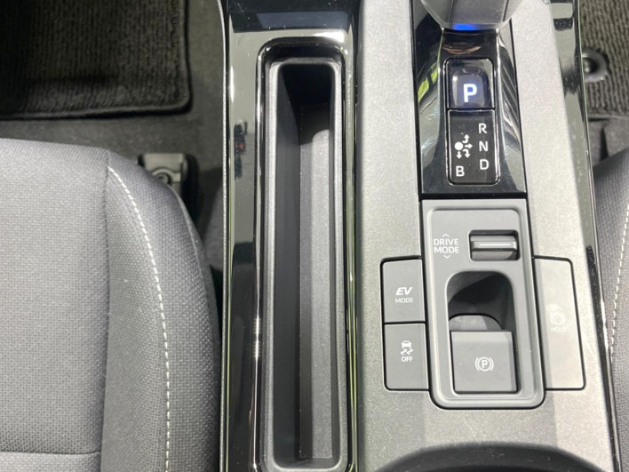 2024 Toyota Prius 6AA-MXWH60 (UW-69f0676639aff)[22]