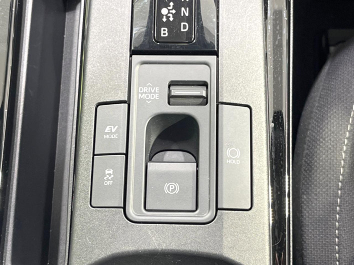 2024 Toyota Prius 6AA-MXWH60 (UW-69f0676639aff)[19]