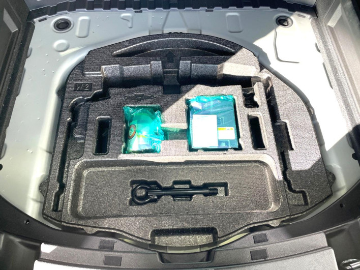 2024 Toyota Corolla Touring 5BA-MZEA17W (UW-69f06767c6d1b)[25]