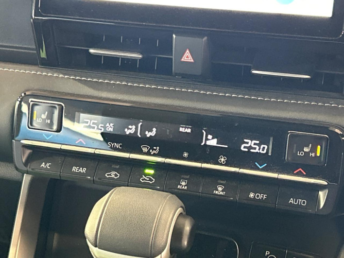 2023 Toyota Noah 6BA-MZRA90W (UW-69f067681910c)[17]