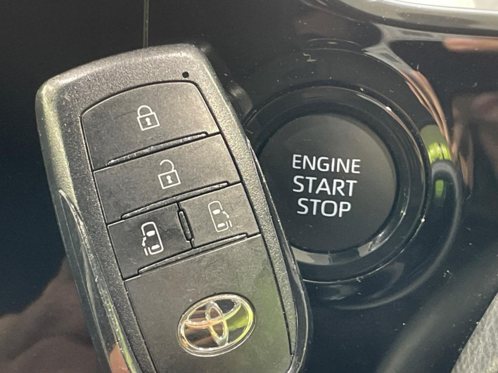 2023 Toyota Noah 6BA-MZRA90W (UW-69f06768a4bf6)[9]