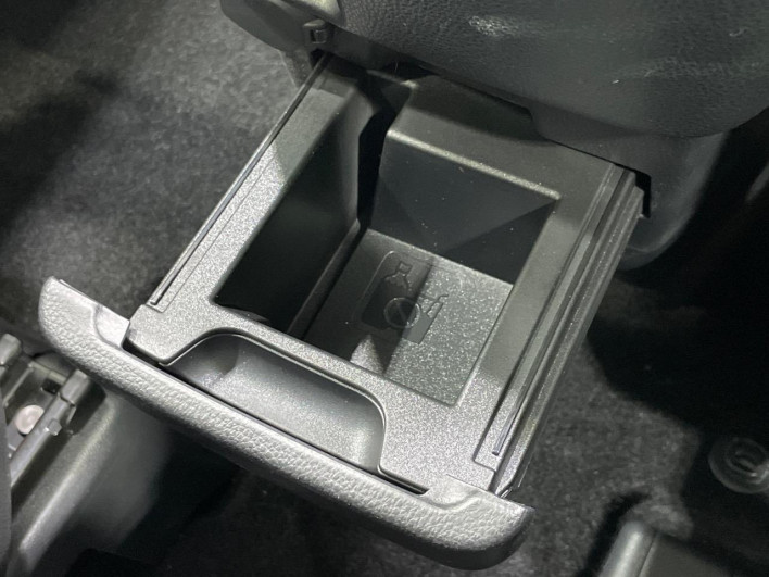 2023 Toyota Noah 6BA-MZRA90W (UW-69f06768a4bf6)[27]