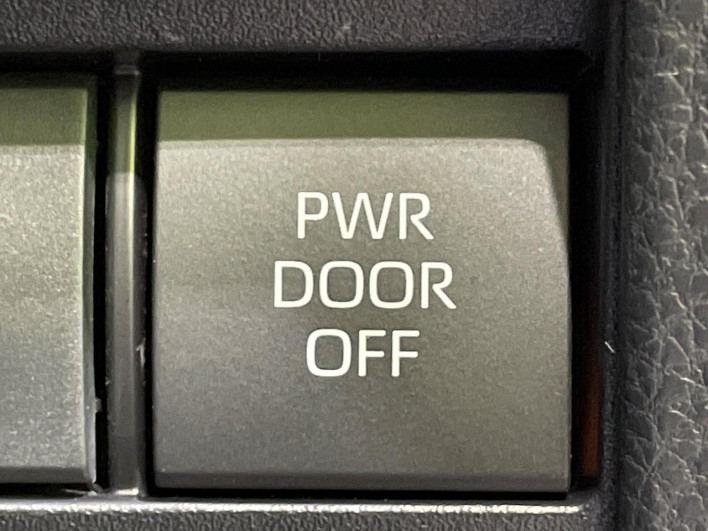 2023 Toyota Noah 6BA-MZRA90W (UW-69f06768a4bf6)[8]