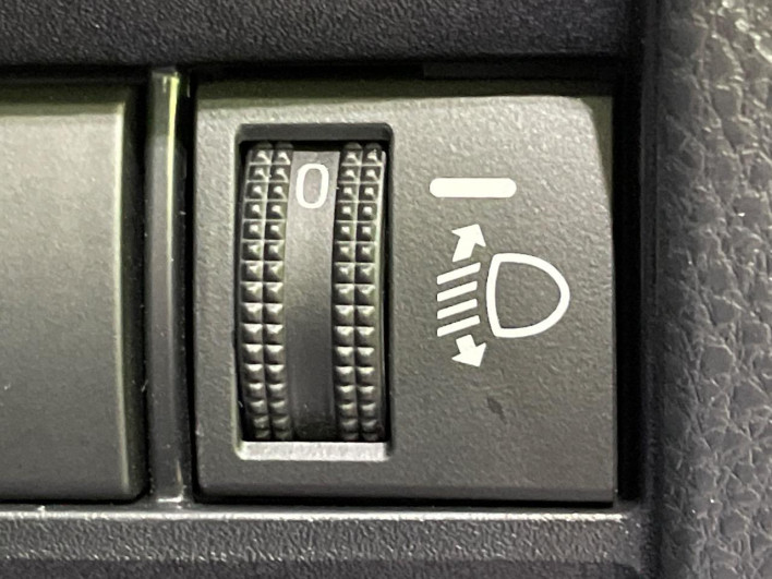 2023 Toyota Noah 6BA-MZRA90W (UW-69f06768a4bf6)[6]