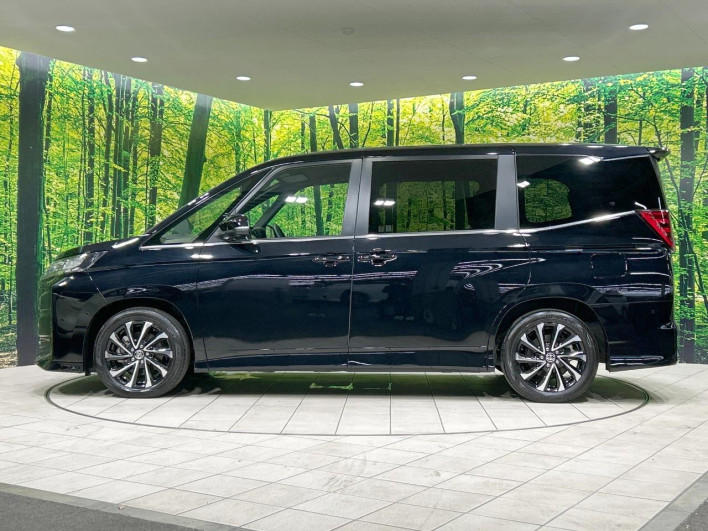 2023 Toyota Noah 6BA-MZRA90W (UW-69f06769aaa5b)[5]
