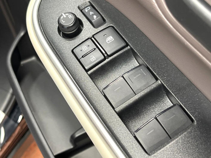 2024 Toyota Noah 6BA-MZRA90W (UW-69f06769d4ec2)[22]