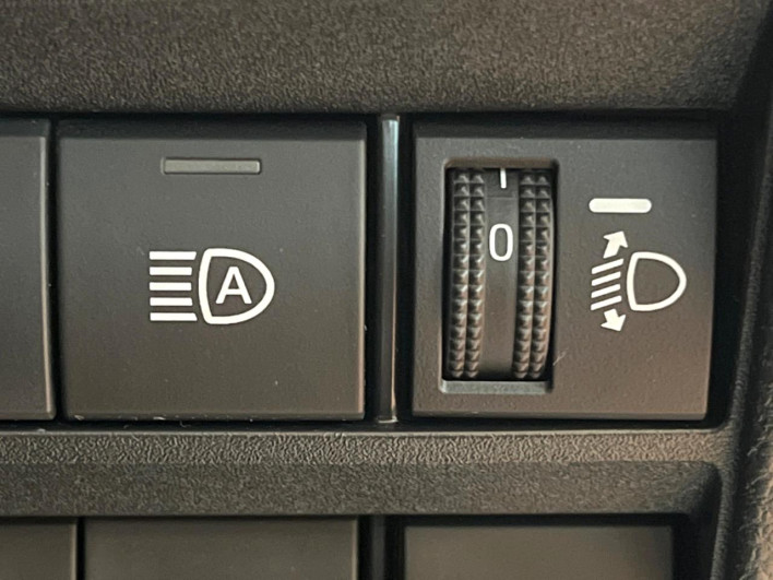 2024 Toyota Noah 6BA-MZRA90W (UW-69f06769d4ec2)[24]