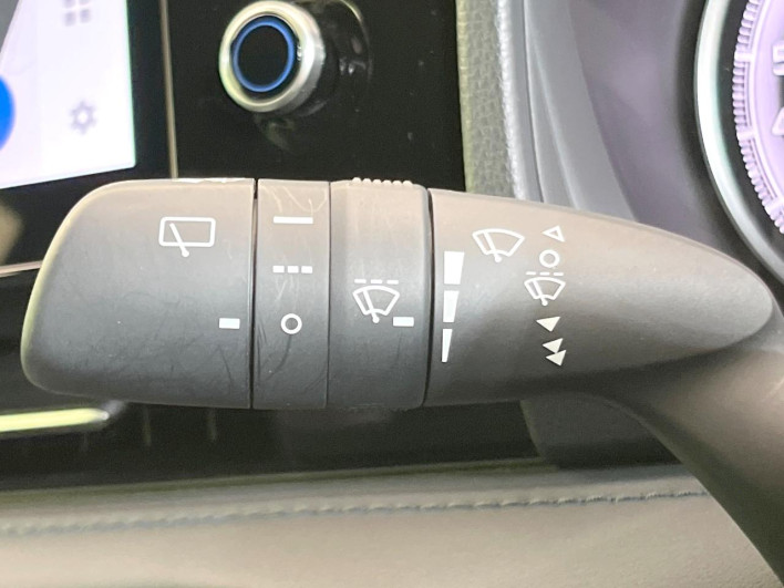 2025 Toyota Voxy 6BA-MZRA90W (UW-69f06769d72f5)[21]