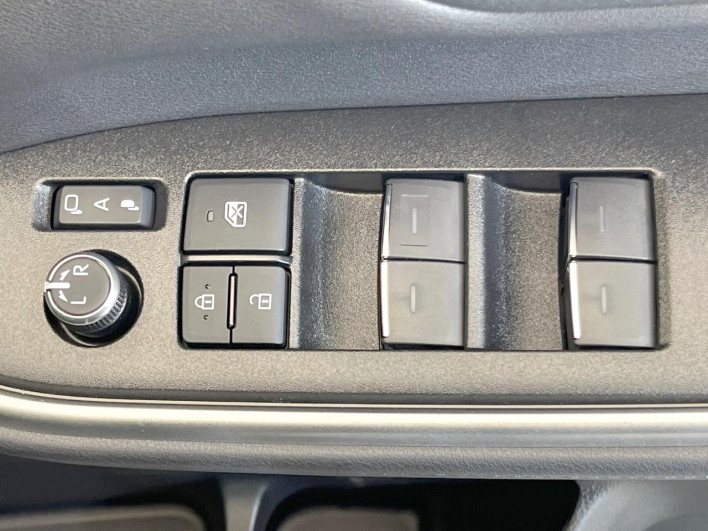 2025 Toyota Voxy 6BA-MZRA90W (UW-69f06769d72f5)[13]