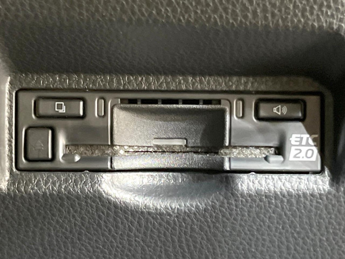 2025 Toyota Voxy 6BA-MZRA90W (UW-69f06769d72f5)[17]