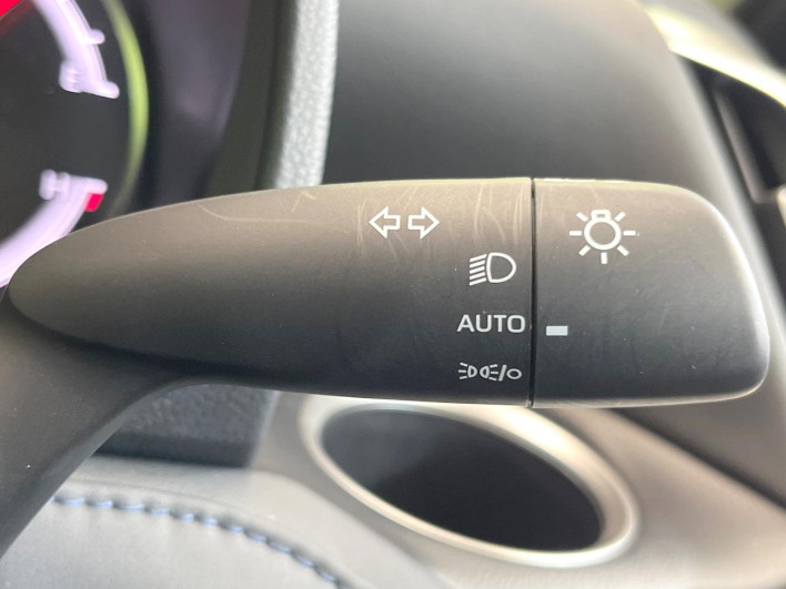 2025 Toyota Voxy 6BA-MZRA90W (UW-69f06769d72f5)[20]