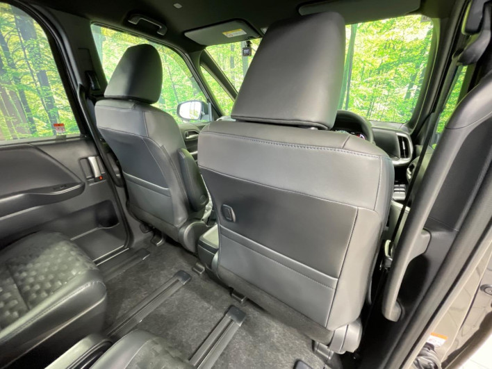 2025 Toyota Voxy 6BA-MZRA90W (UW-69f0676b2fddc)[19]