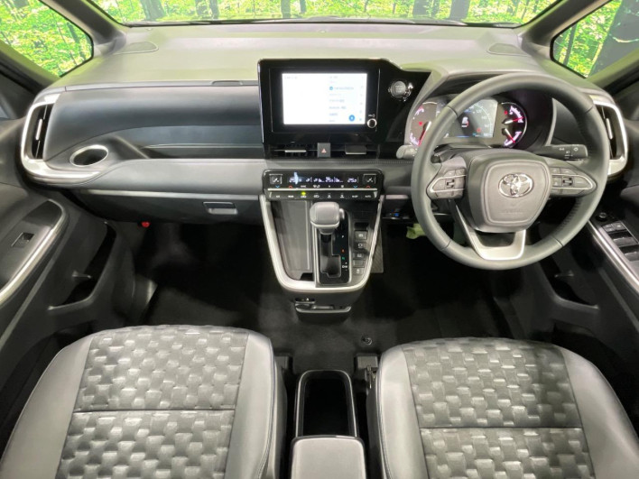 2025 Toyota Voxy 6BA-MZRA90W (UW-69f0676b2fddc)[22]