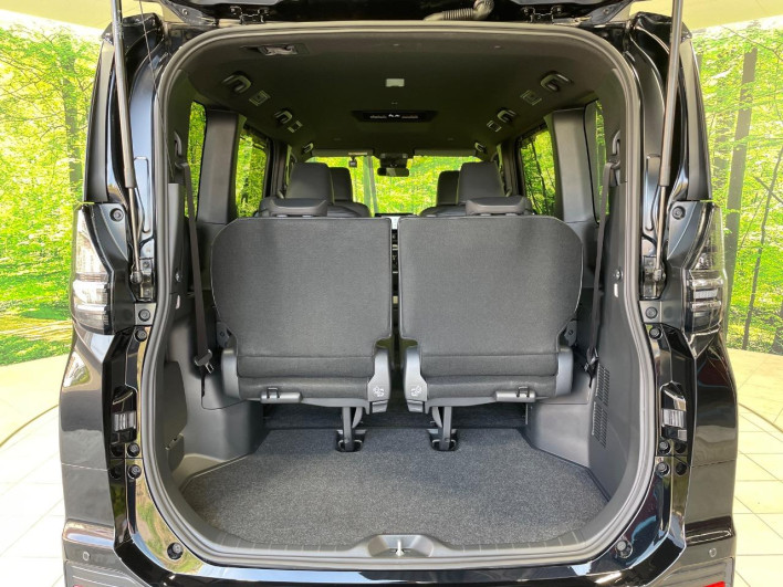 2025 Toyota Voxy 6BA-MZRA90W (UW-69f0676b2fddc)[18]