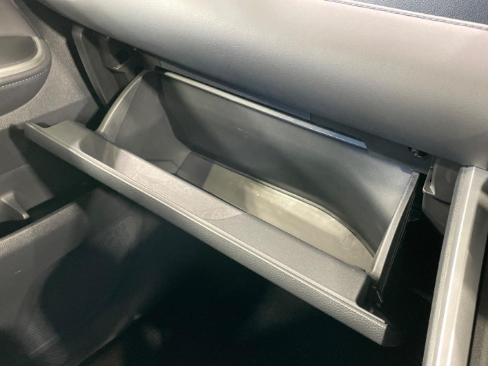 2025 Toyota Voxy 6BA-MZRA90W (UW-69f0676b2fddc)[29]