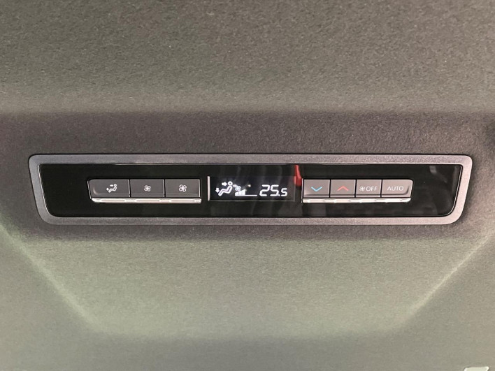 2025 Toyota Voxy 6BA-MZRA90W (UW-69f0676b2fddc)[20]