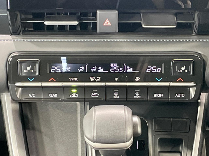 2025 Toyota Voxy 6BA-MZRA90W (UW-69f0676b2fddc)[24]