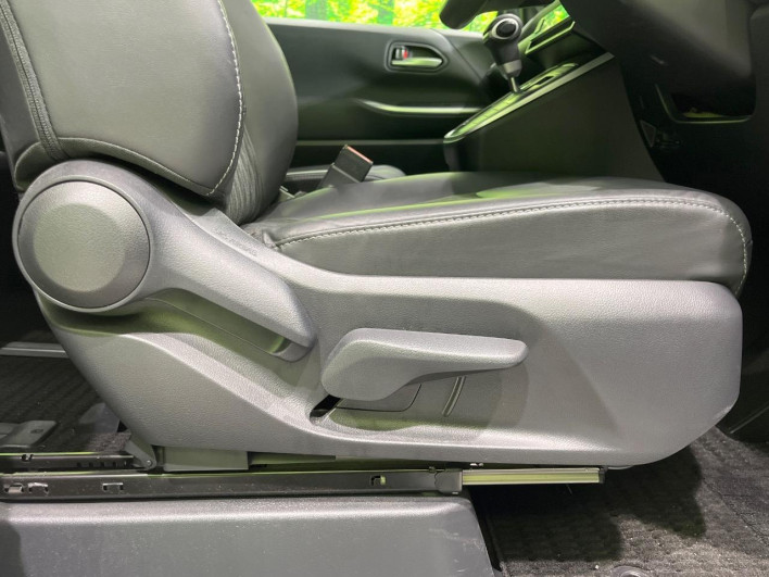 2024 Toyota Noah 6BA-MZRA95W (UW-69f0676bad331)[18]