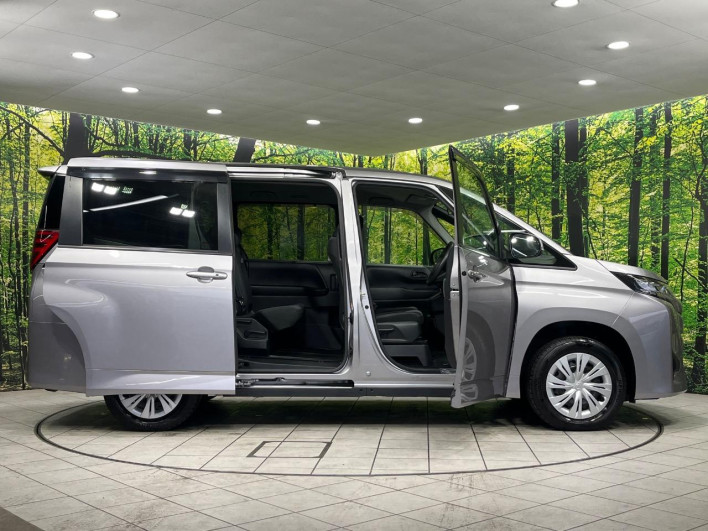 2022 Toyota Noah 6BA-MZRA95W (UW-69f0676bc4d09)[11]
