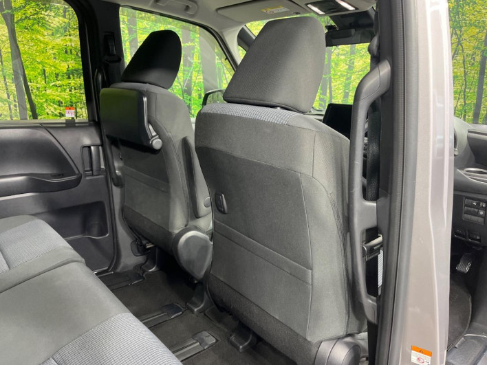 2022 Toyota Noah 6BA-MZRA95W (UW-69f0676bc4d09)[15]