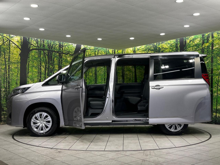 2022 Toyota Noah 6BA-MZRA95W (UW-69f0676bc4d09)[28]