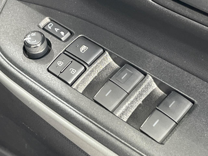 2022 Toyota Noah 6BA-MZRA95W (UW-69f0676bc4d09)[17]