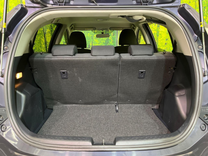 2015 Toyota Aqua DAA-NHP10 (UW-69f0676e03808)[29]
