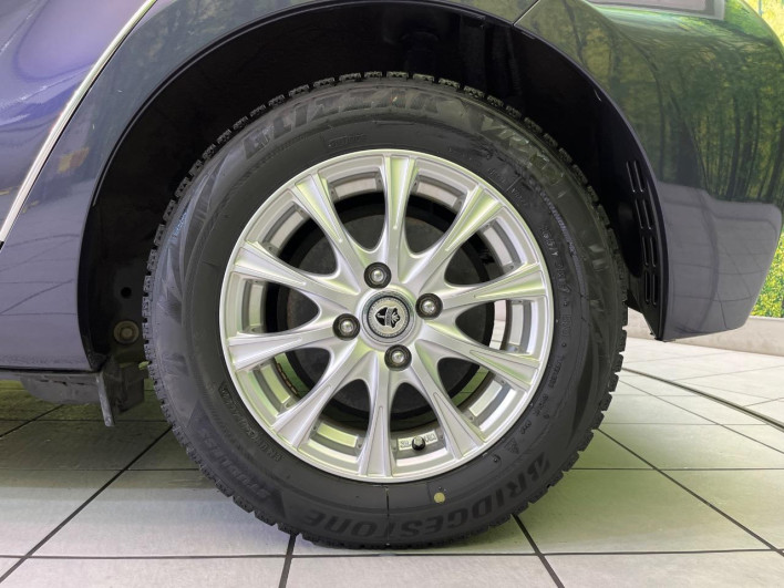 2015 Toyota Aqua DAA-NHP10 (UW-69f0676e03808)[15]