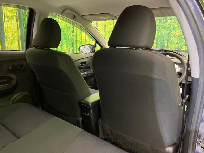 2015 Toyota Aqua DAA-NHP10 (UW-69f0676e03808)[27]