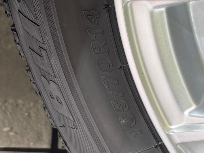 2015 Toyota Aqua DAA-NHP10 (UW-69f0676e03808)[16]