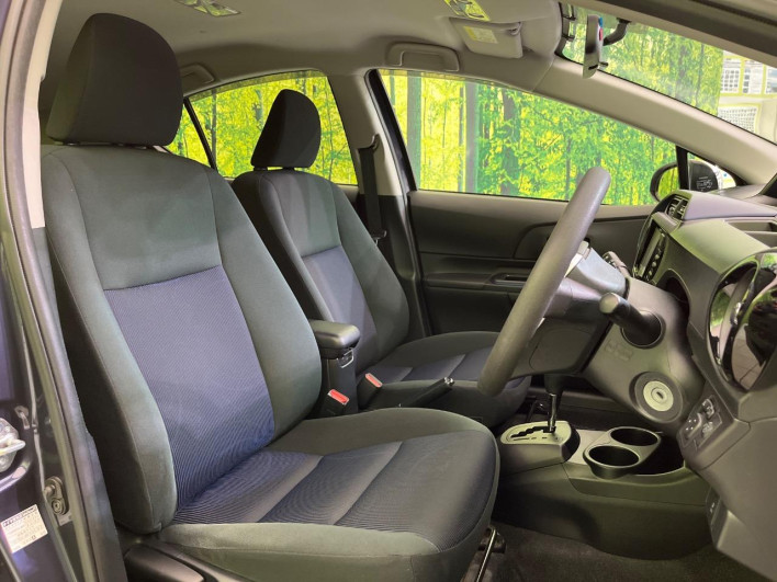 2015 Toyota Aqua DAA-NHP10 (UW-69f0676e03808)[20]